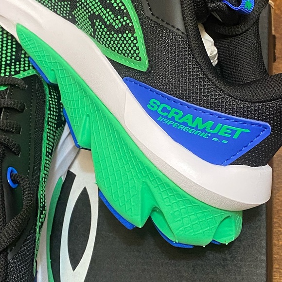 UNDER ARMOUR BGS CHARGED SCRAMJET 4 Big Kids - Picture 5 of 8
